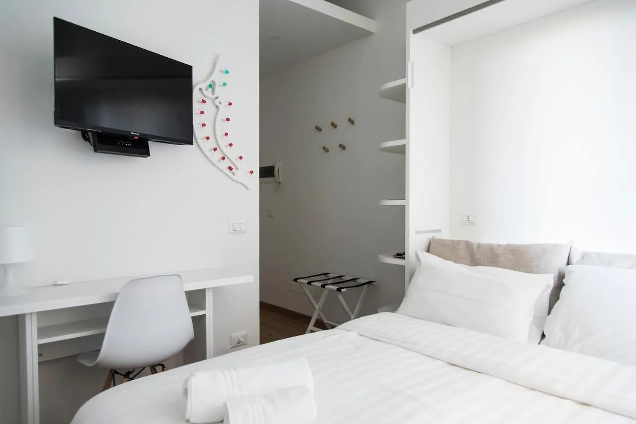 Apartment Youhosty - Sciesa 1 Milan