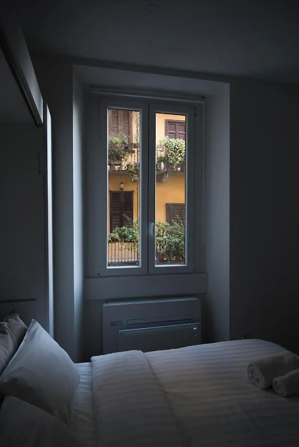 Apartment Youhosty - Sciesa 1 Milan