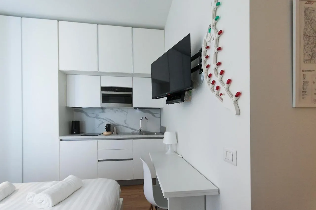Youhosty - Sciesa 1 Milan Apartment