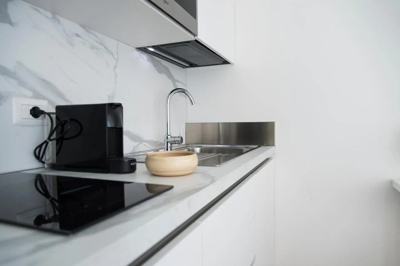 Apartment Youhosty - Sciesa 1 Milan Italy